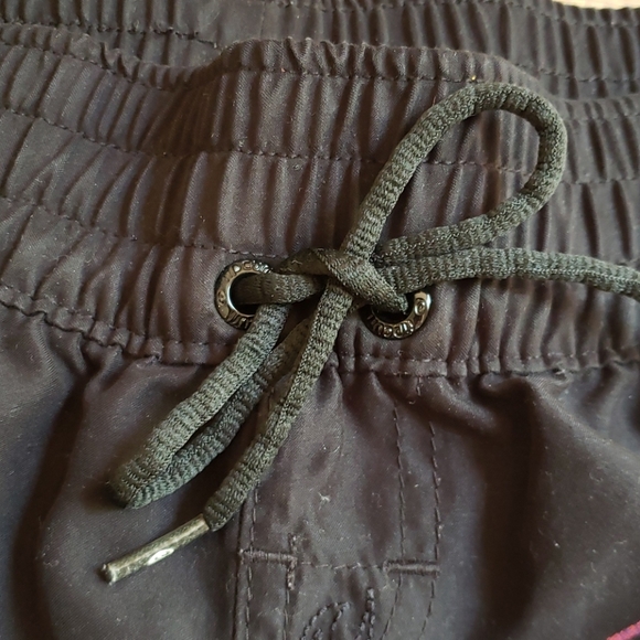 Beach Booty shorts - Picture 3 of 7